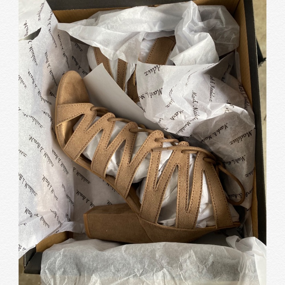 Nice Brown Wedges
